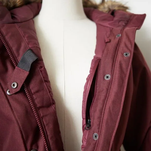 The North Face Women's Arctic Winter Parka | Red-Brown Micro Herringbone - Picture 6 of 14
